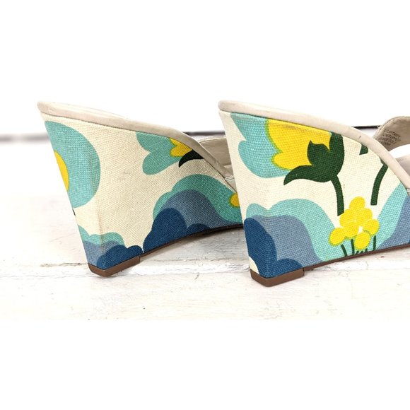 Psychedelic white/blue op art floral canvas and leather open toe platform mules - Picture 9 of 10